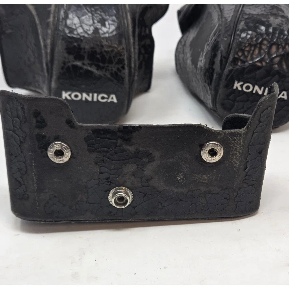 Konica Autoreflex TC 35mm SLR Film Camera Body + Ever-Ready Case Set Works Japan